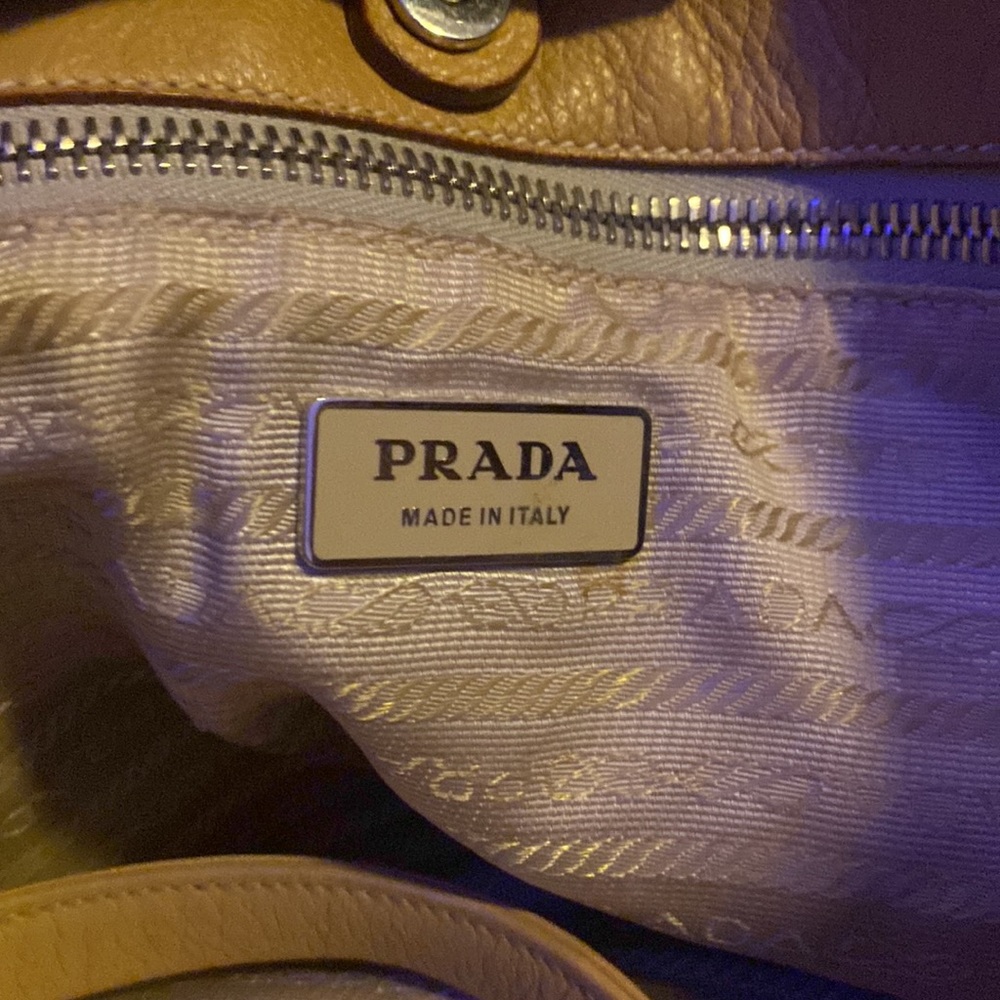 Medium size Tan Prada handbag - Picture 3 of 11